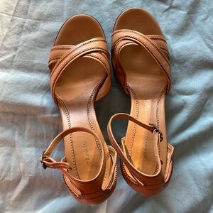 Tan leather open toed y2k heels